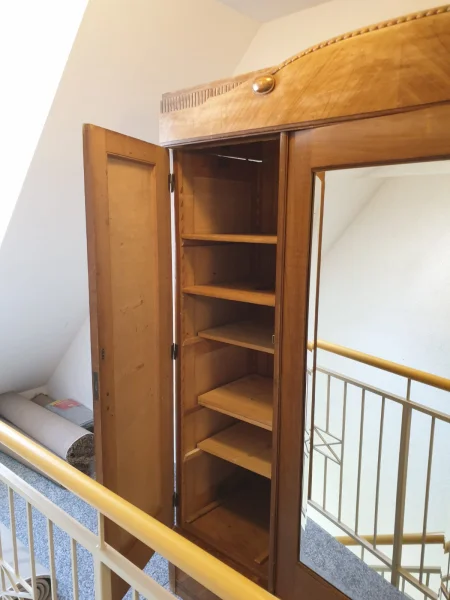 Schrank_5.jpg