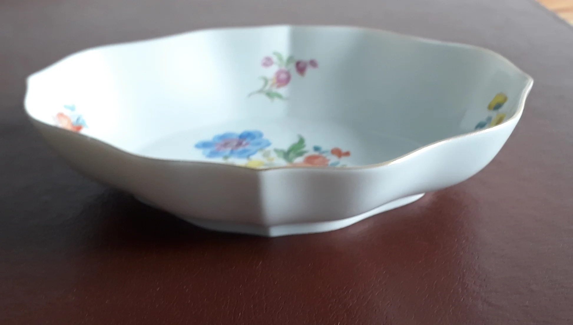 Meissen Blumenmotiv seitlich.jpg
