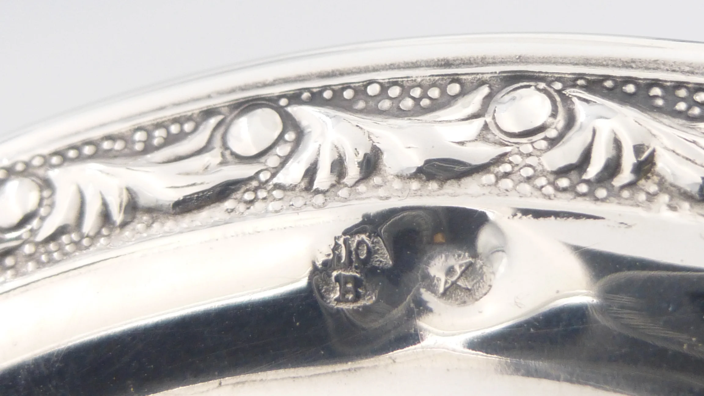 Silberstempel die eine Untertasse 915er Silber
