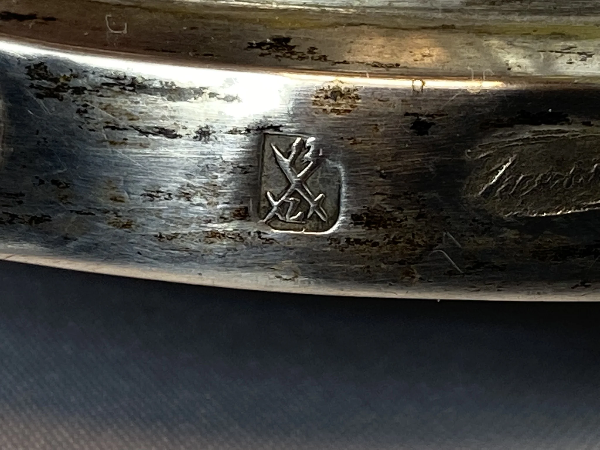 Deckelpokal Punzen