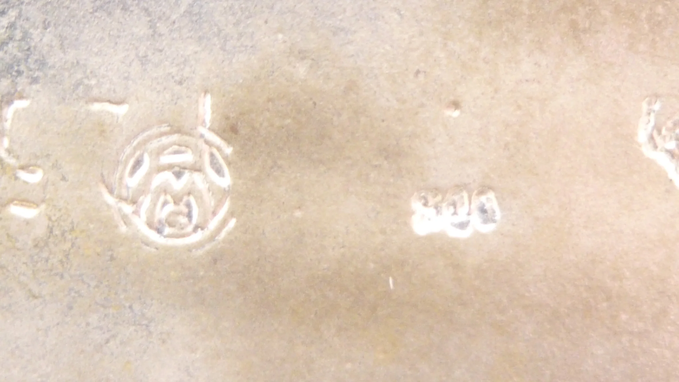 Silberstempel unter dem Boden