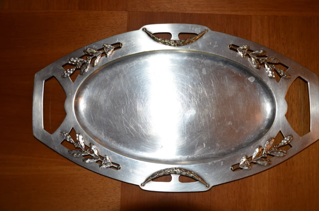 Tablett (mit Blitz aufgenommen)