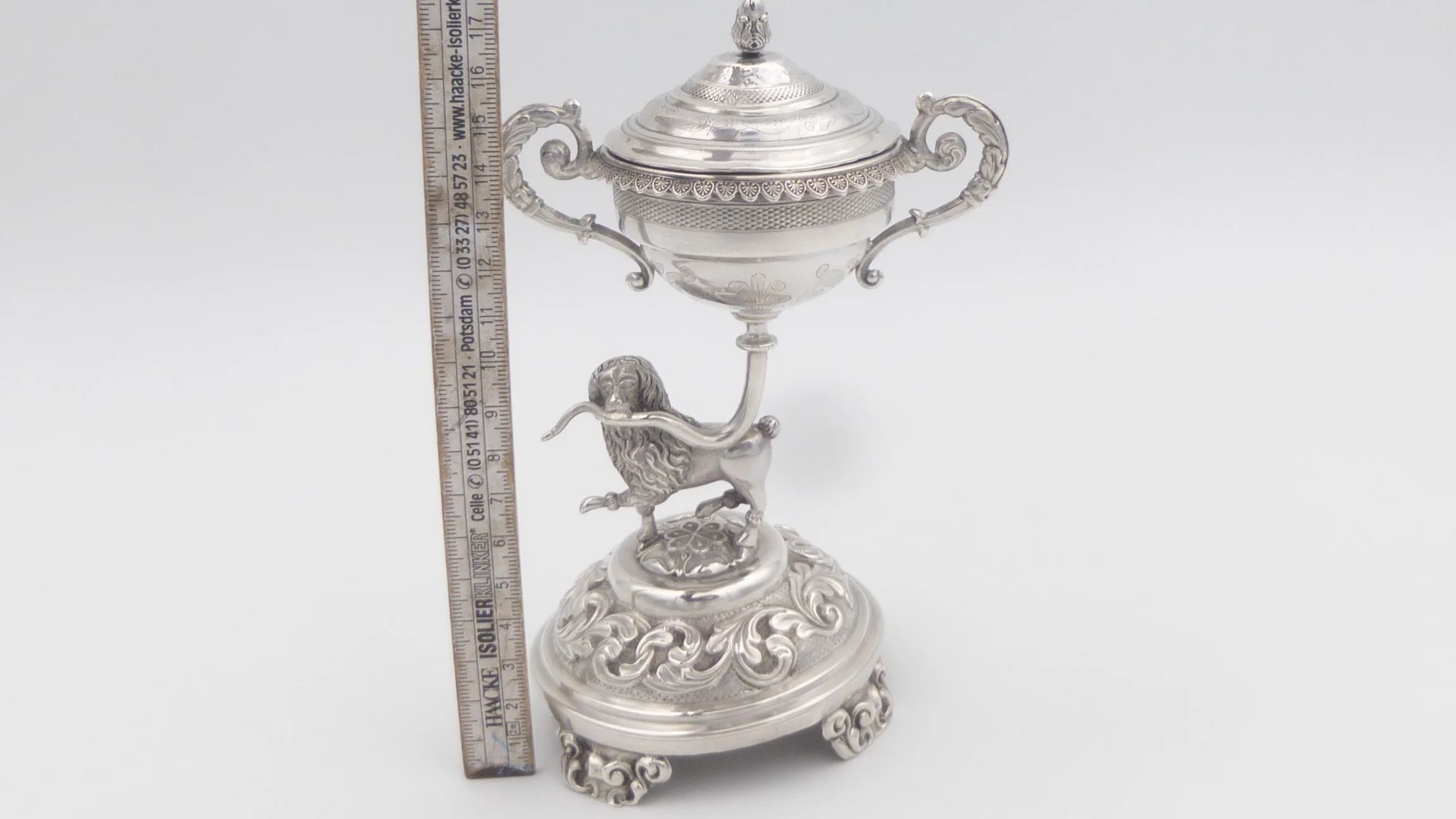 Grössenvergleich mit Zollstock Ca. 18 cm Höhe