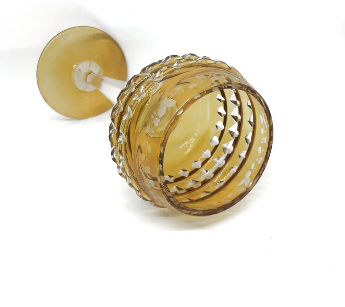 Amber Wine Glass 123h.jpg