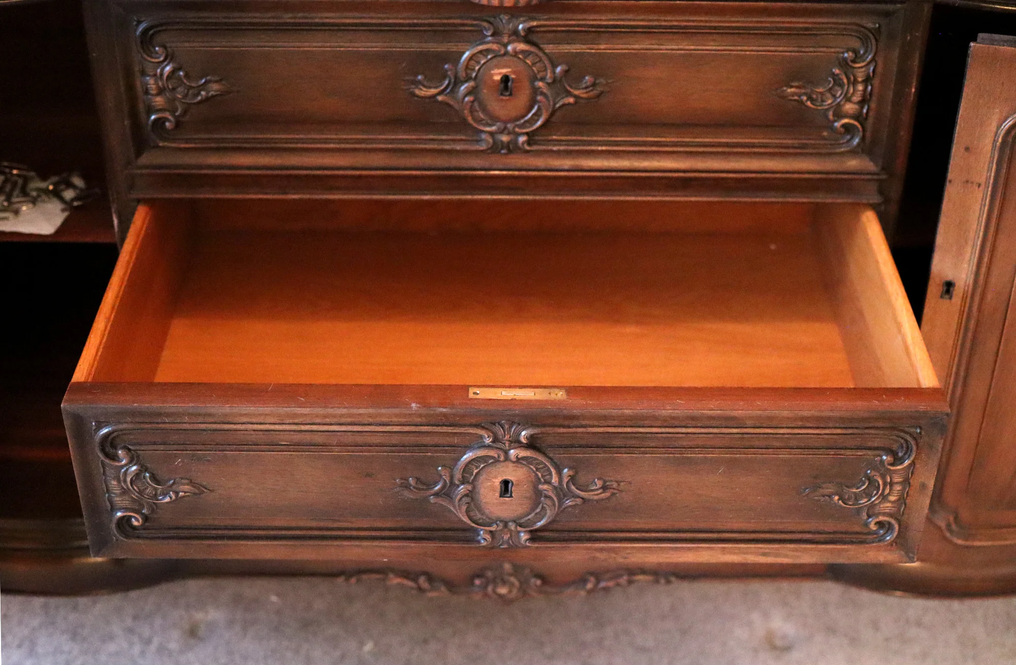 1859 Schublade offen.jpg